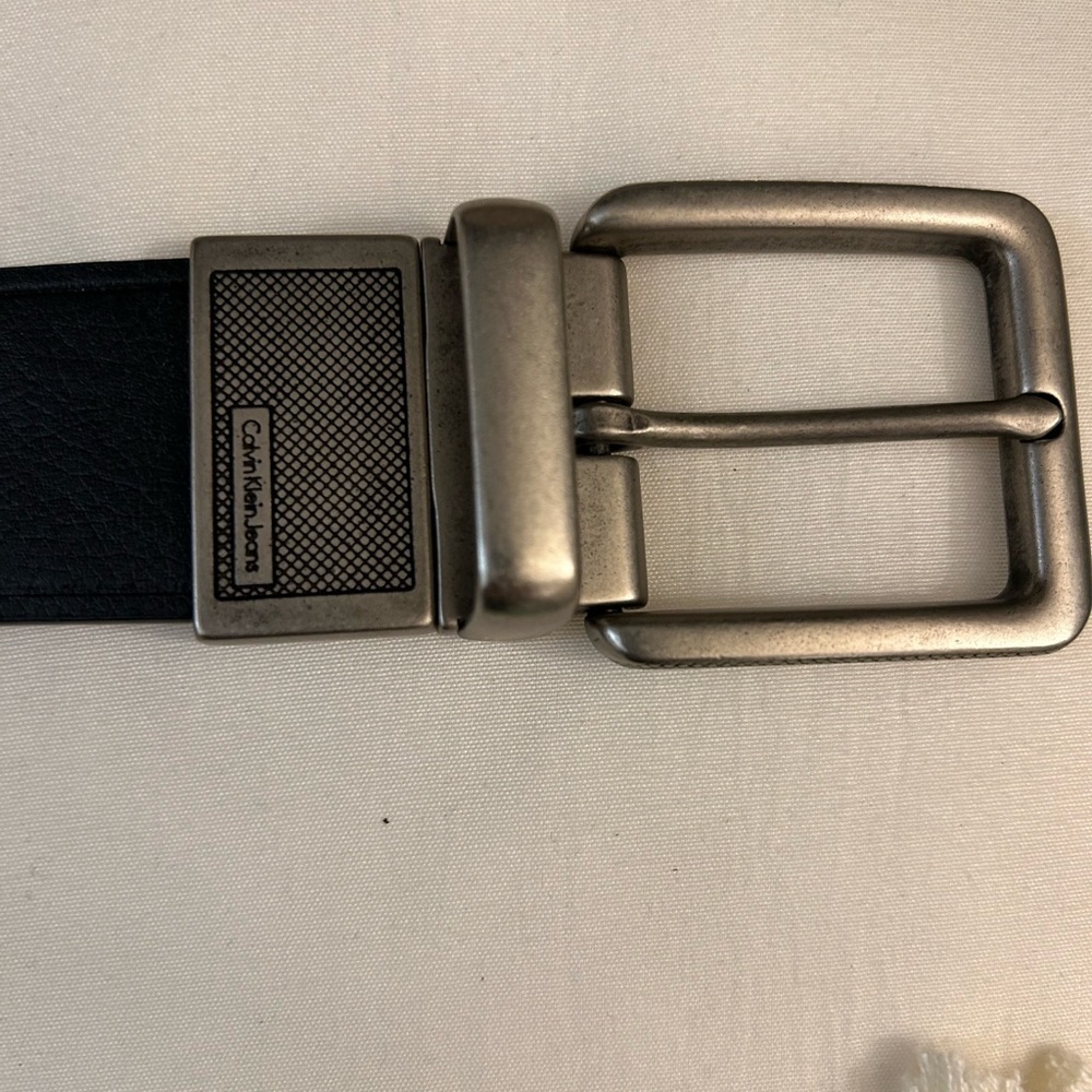 Calvin Klein Swivel Buckle Reversible Black to brown Belt! Sz38